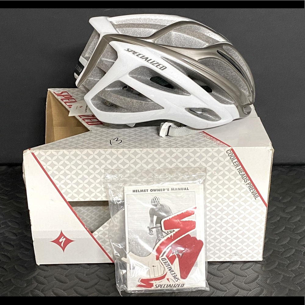 Brand new womens Specialize Aspire helmet, size M